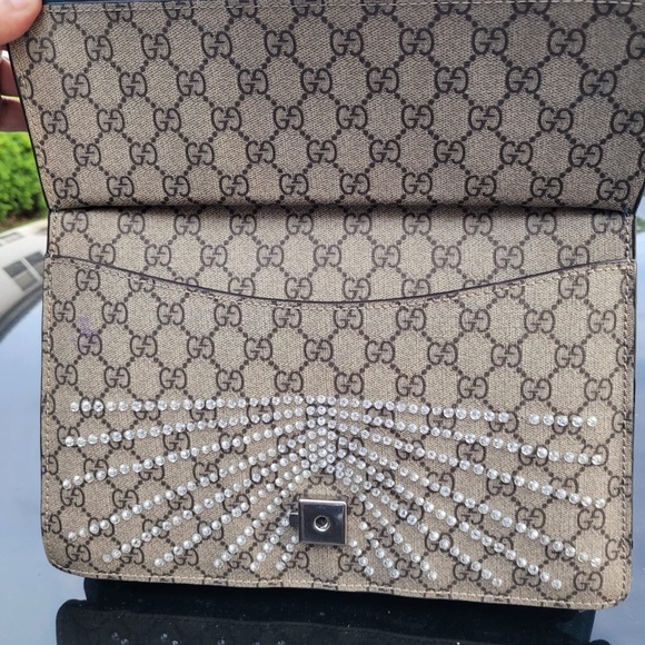 Gucci Medium Angry Cat Crystal Dionysus
Shoulder Bag. No stones missing. - Picture 2 of 11